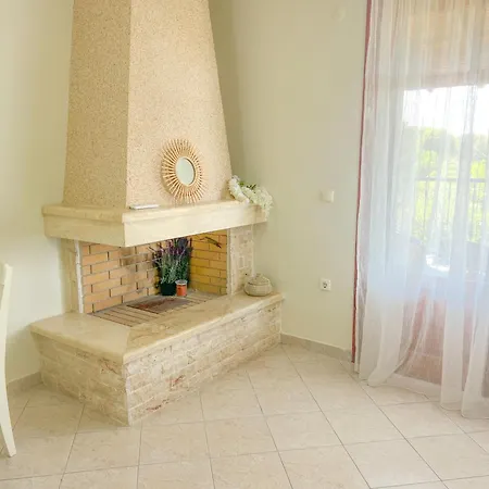 Cosy With Sea View Apartment