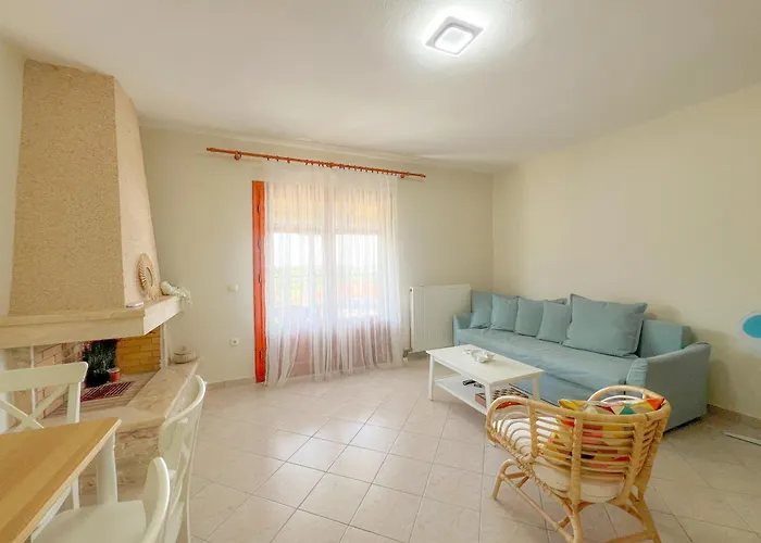 Cosy With Sea View Apartment